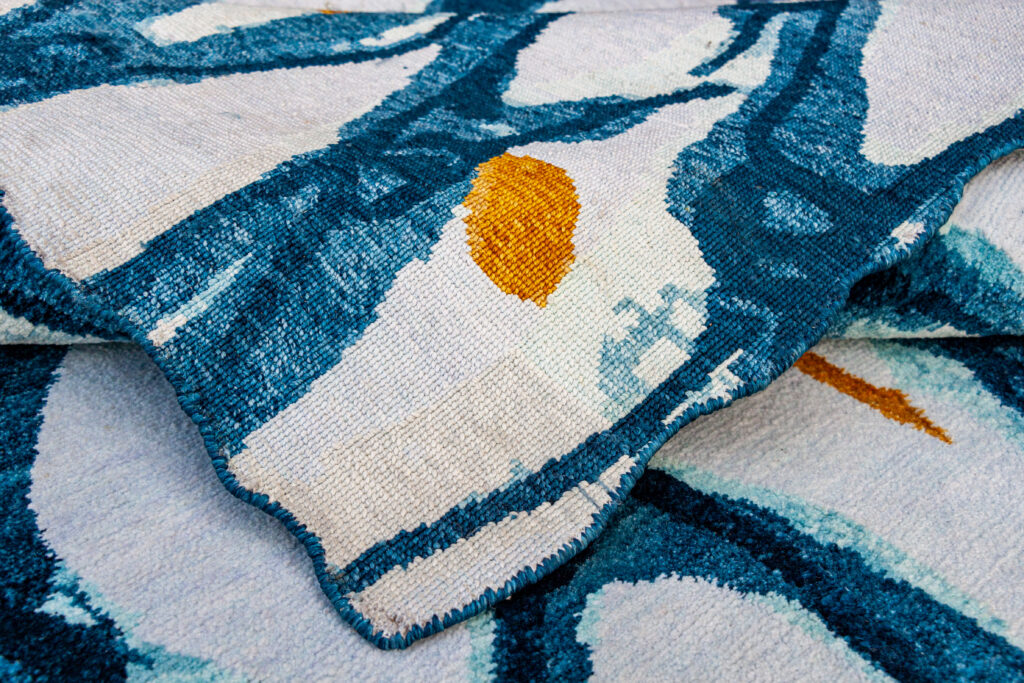 APPAREL & ACCESSORIES 